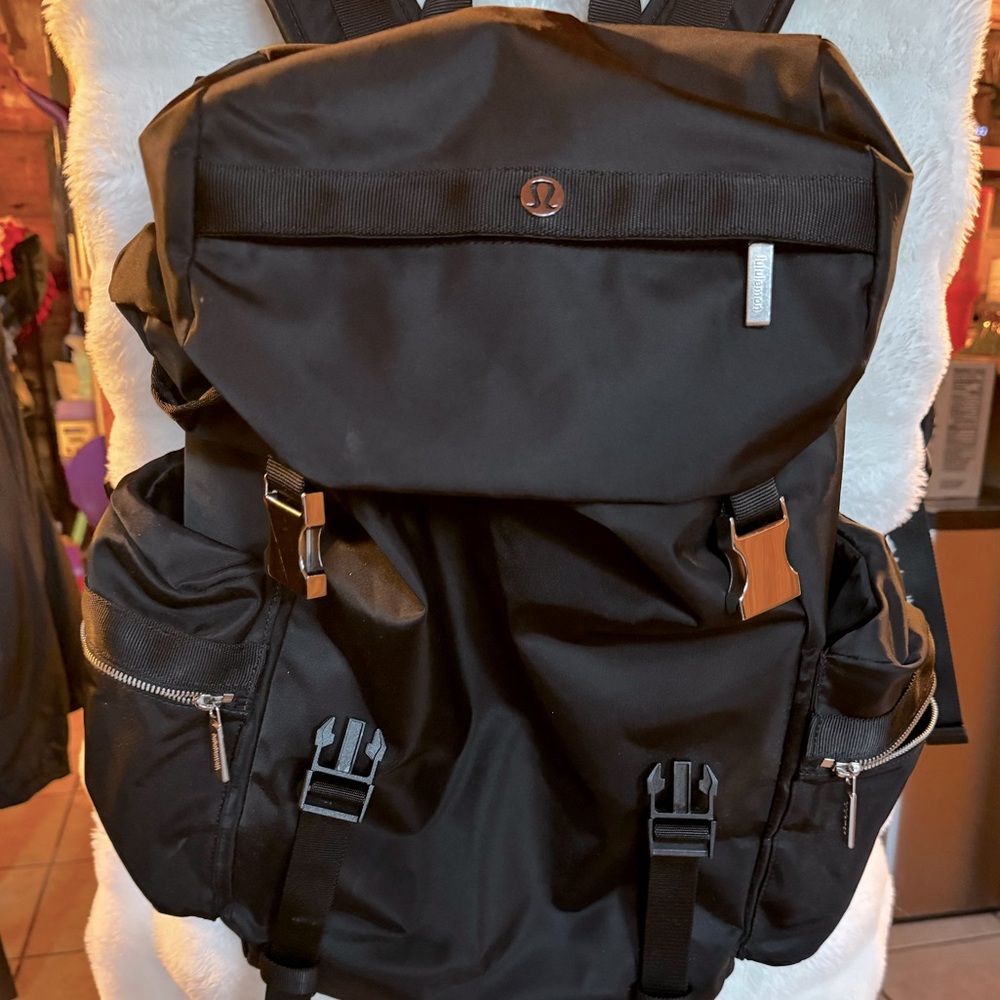 Lululemon wunderlust 25l